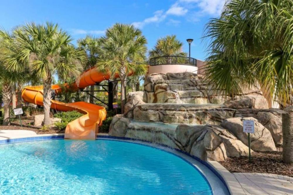 Home in Davenport w private pool and BBQ